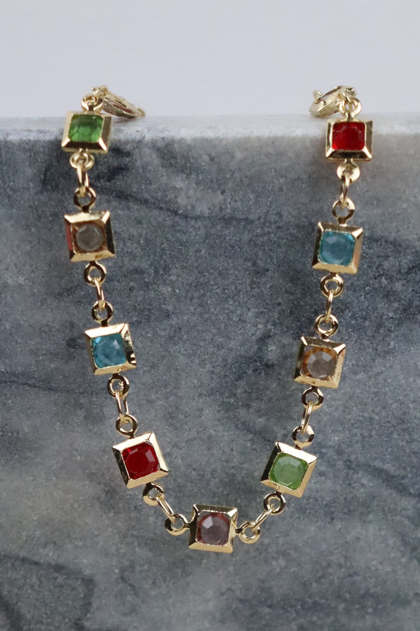 Armband met glazensteentjes in verschillende kleuren (16cm)