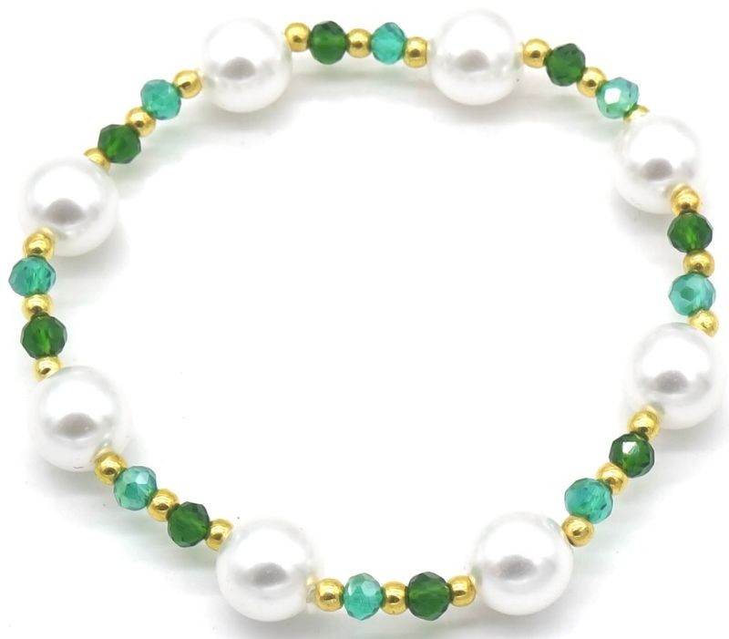 Groene pareltjes armband met parels1