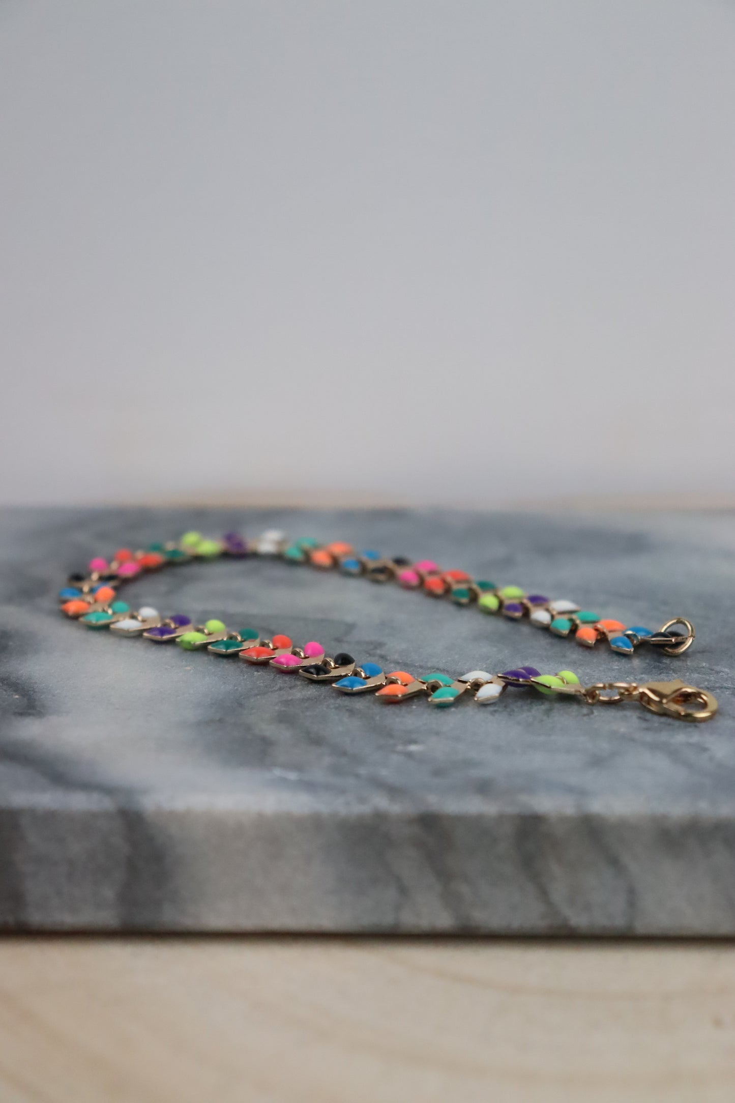 Verschillende kleurtjes armband (18,5cm)