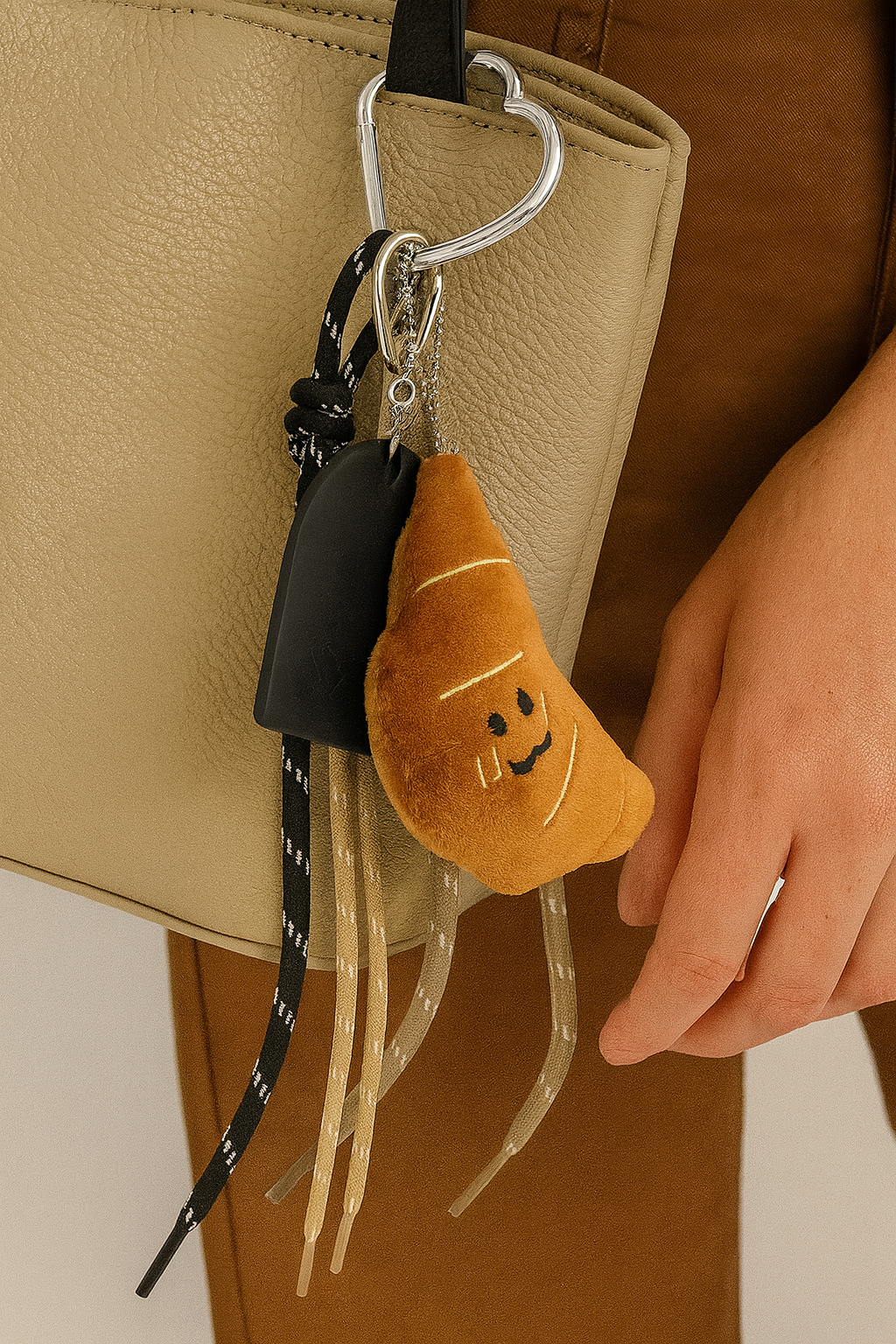 Sleutelhanger voor aan tas met croissanthanger