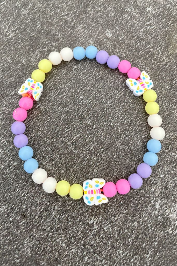 Zelfgemaakte juwelen acrylparel armband in verschillende pastelkleuren met vlinders