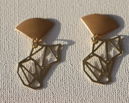 Goudkleurige matte driehoek stekertjes met origami vos hanger