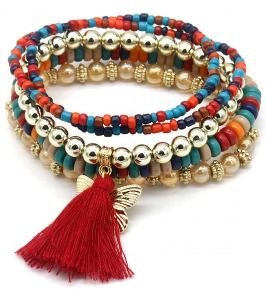 Set van 5 multi kluren armbanden met vlinder en rode floche