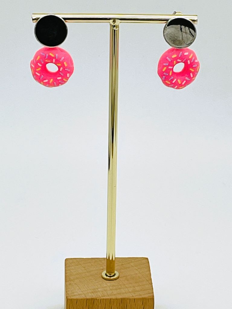 Zilverkleurige grote ronde oorbellen met donuts