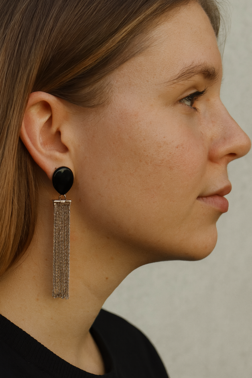 Zwarte oorbellen met zilverkleurig kettinggordijn